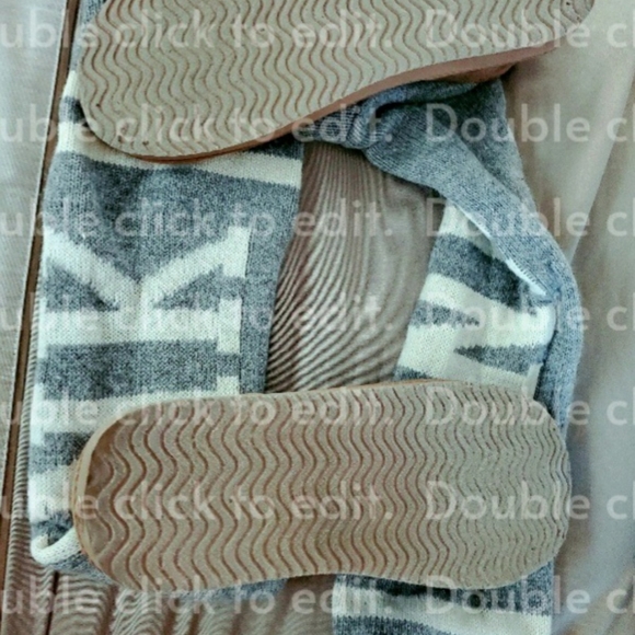 PINK Victoria's secret mukluk slipper boots BNWT - Picture 2 of 4